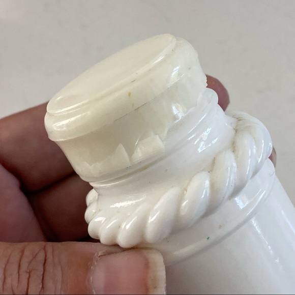 5 Milk Glass Spice Jars - Picture 9 of 12